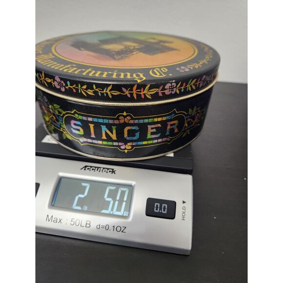 White Buttons of various shapes/sizes, new, vintage - Picture 5 of 5